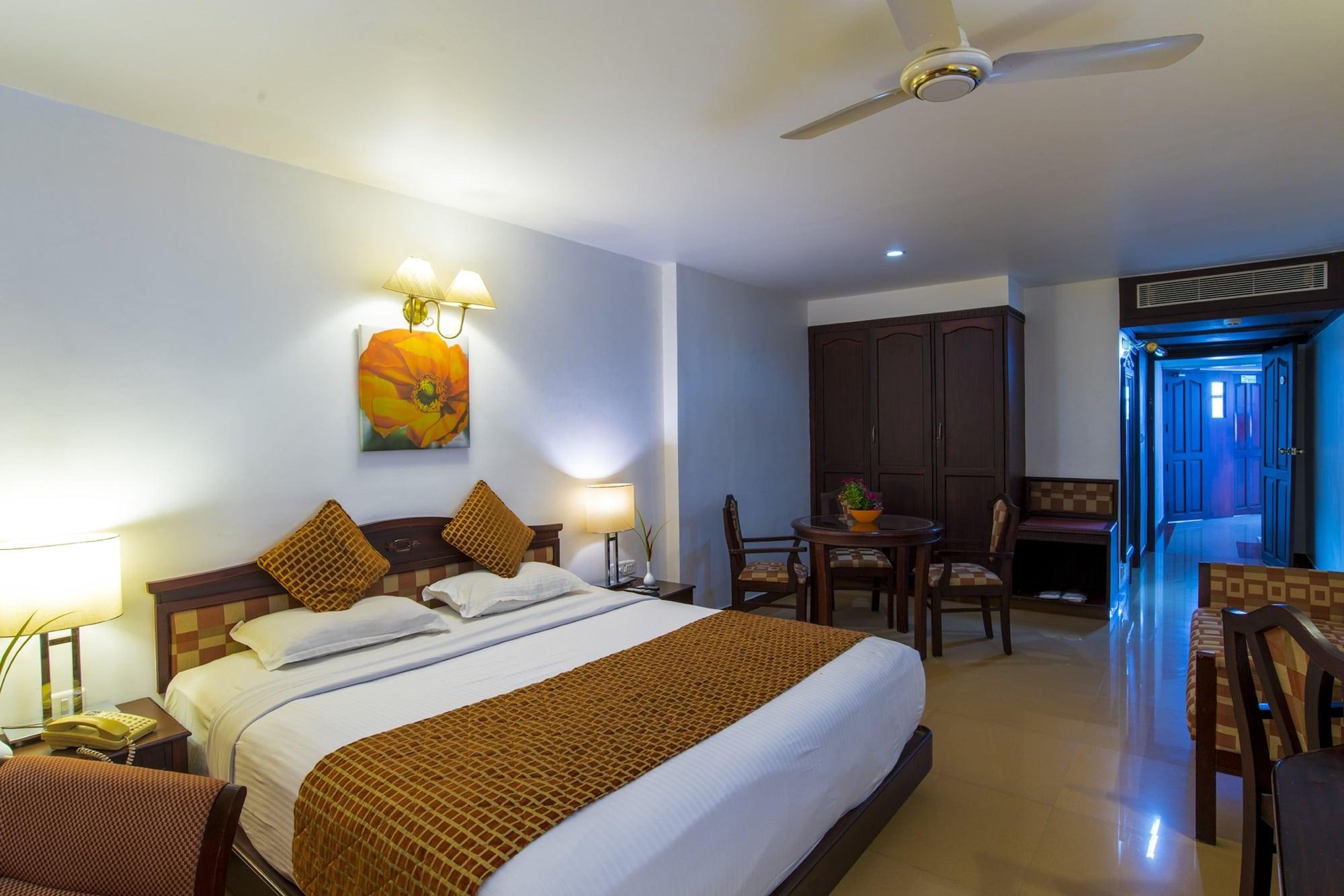 Golf View Hotels & Suites Nedumbassery Bagian luar foto