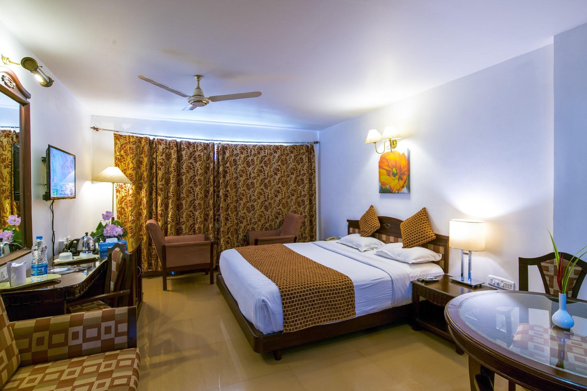 Golf View Hotels & Suites Nedumbassery Bagian luar foto