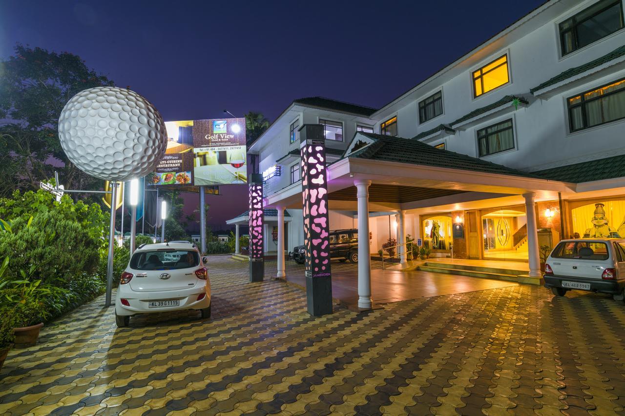 Golf View Hotels & Suites Nedumbassery Bagian luar foto