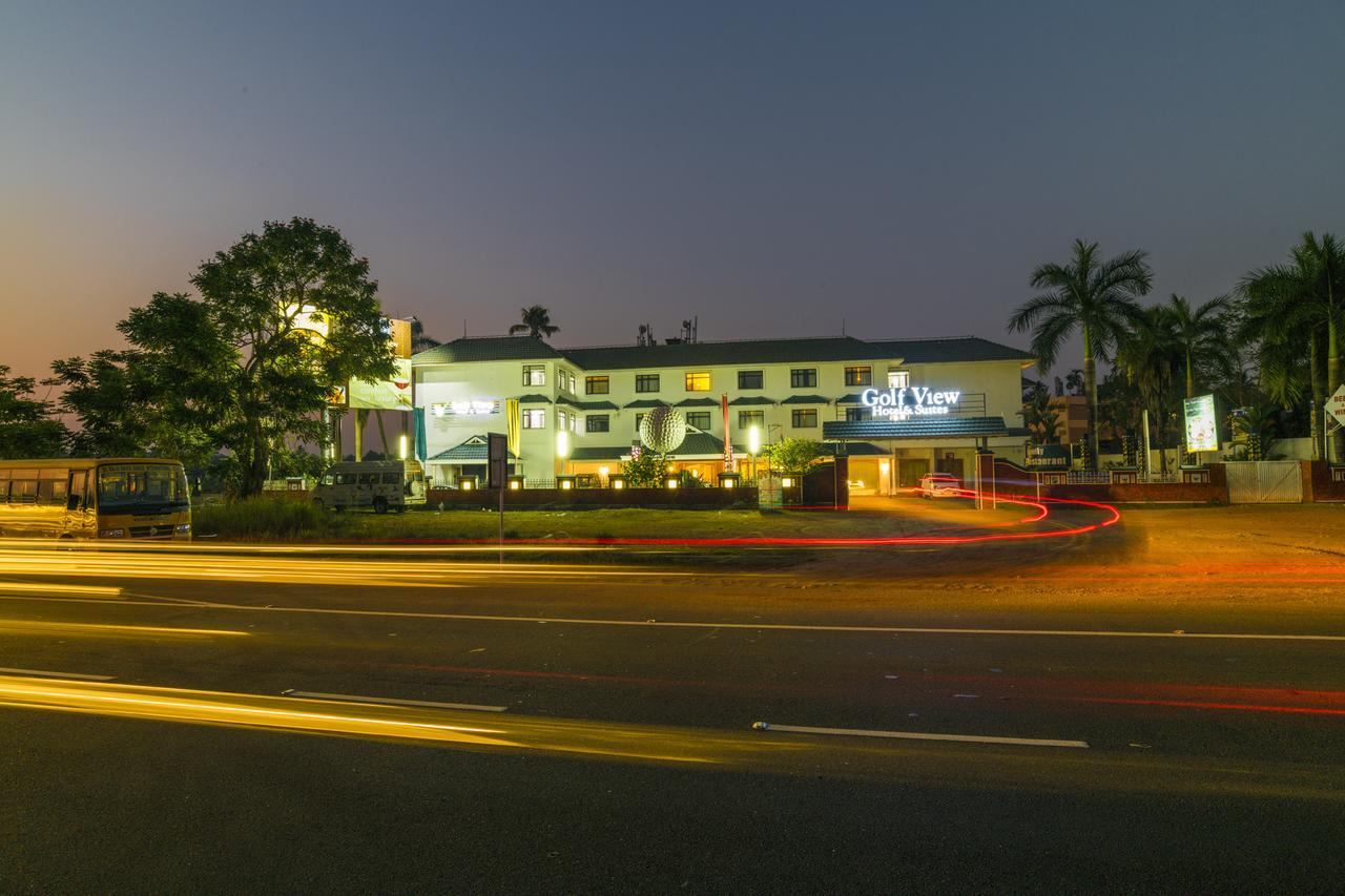 Golf View Hotels & Suites Nedumbassery Bagian luar foto
